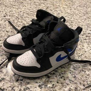 Kids Air Jordan 1.